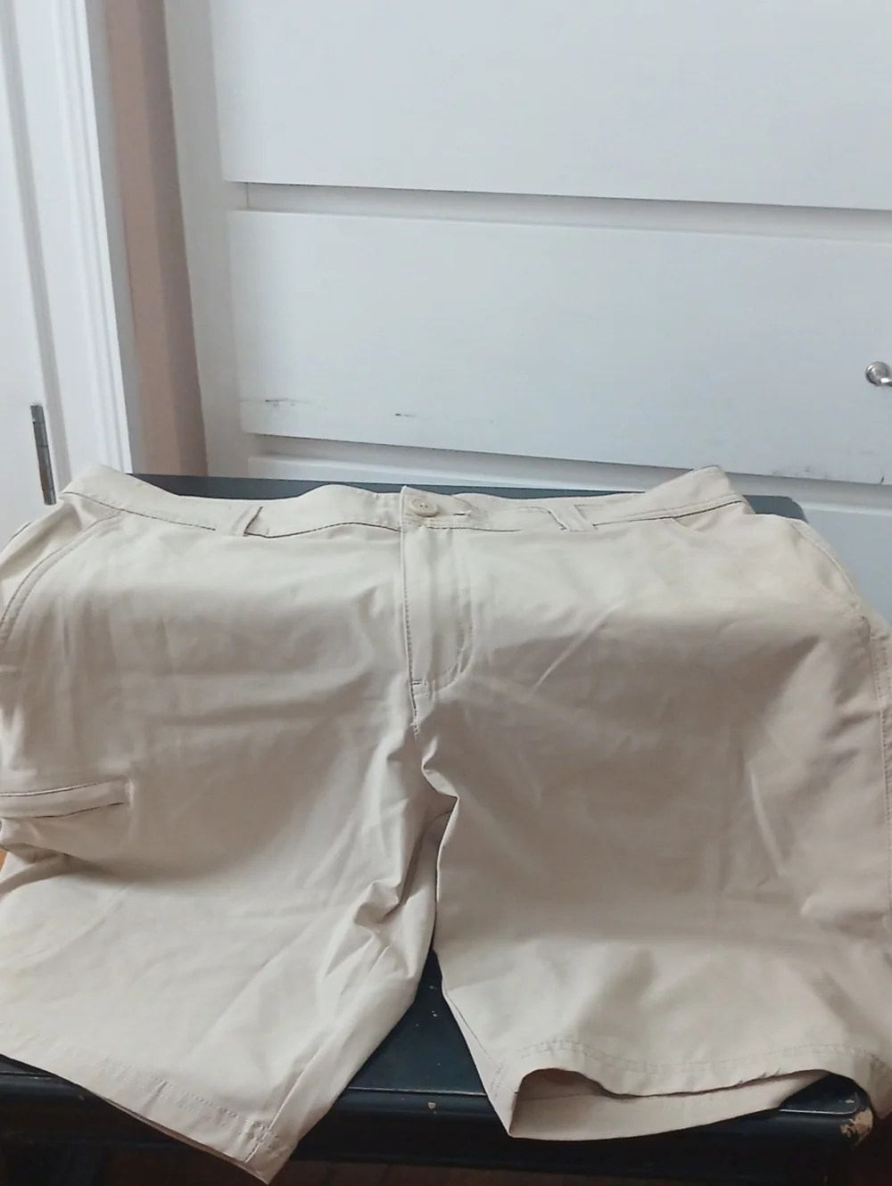 Columbia Men's Casual Chino Shorts in Beige